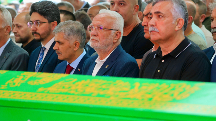 Özegen'in Kayınbabası Toprağa Verildi