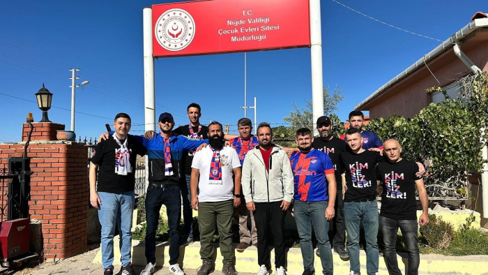 Kimsesizler Taraftar Grubundan " Sevgi Evlerine " Jest..