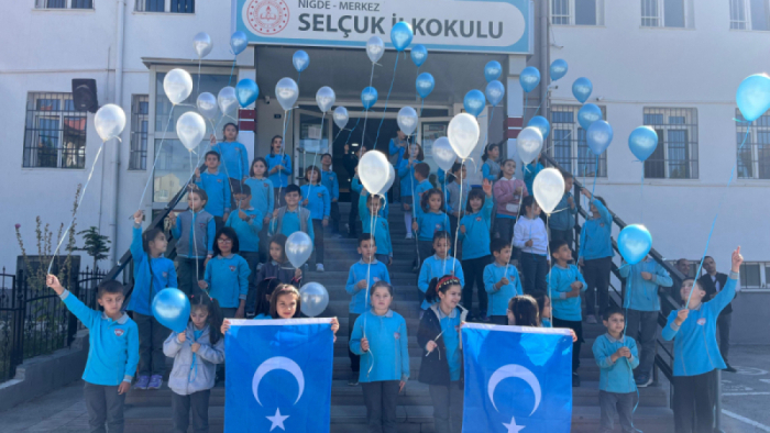 Selçuk İlkokulu’ndan Doğu Türkistan’a destek etkinliği