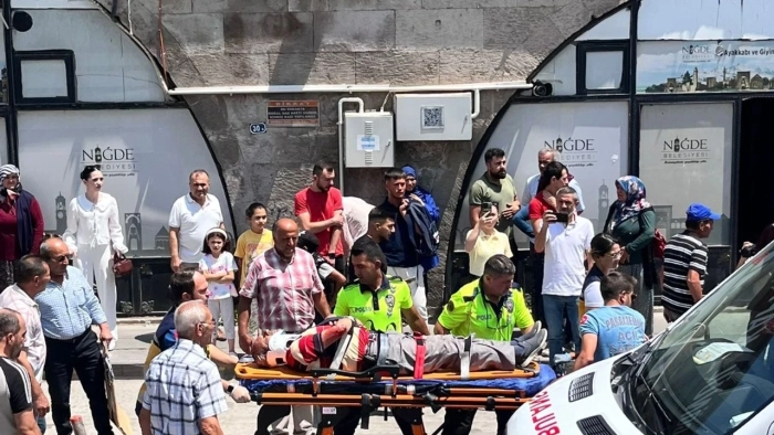 Kamyonet Motosikletle Çarpıştı