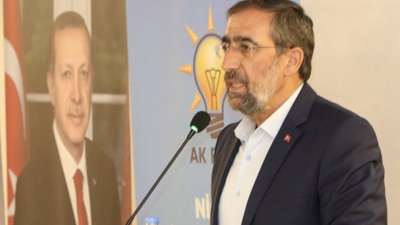 Ak Parti Merkez İlçe Başkanı ŞAFAK İstifasını Açıkladı..