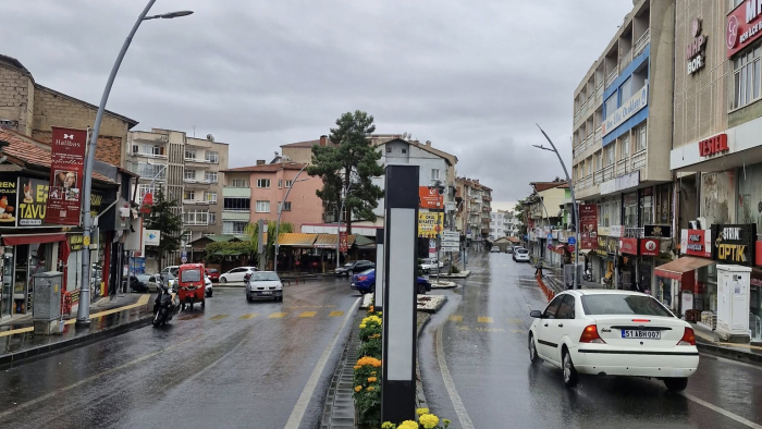 Bor'da Yağmur Çiftçiyi Sevindirdi..